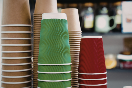 Jednostěnné nebo dvoustěnné šálky na kávu? Průvodce výrobcem